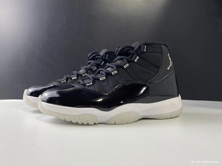 11  “25th  Jordan CT8012-011 Anniversary” Air 0420